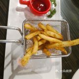 配菜可以二选一,要么意面,要么土豆泥,要么鸡蛋