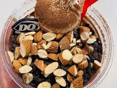 巧克力巴旦木-DQ·蛋糕·冰淇淋(苏州中心店)