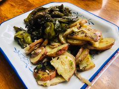 -茅屋大酒店
