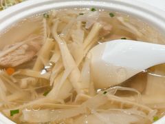 -上海浦东康桥绿地假日酒店