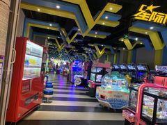 -反斗乐园π·电玩·高空拓展·蹦床(龙华天虹店)