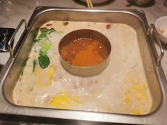 -尚尚仙·酸汤猪手·猪肚鸡火锅(华联万柳购物中心店)