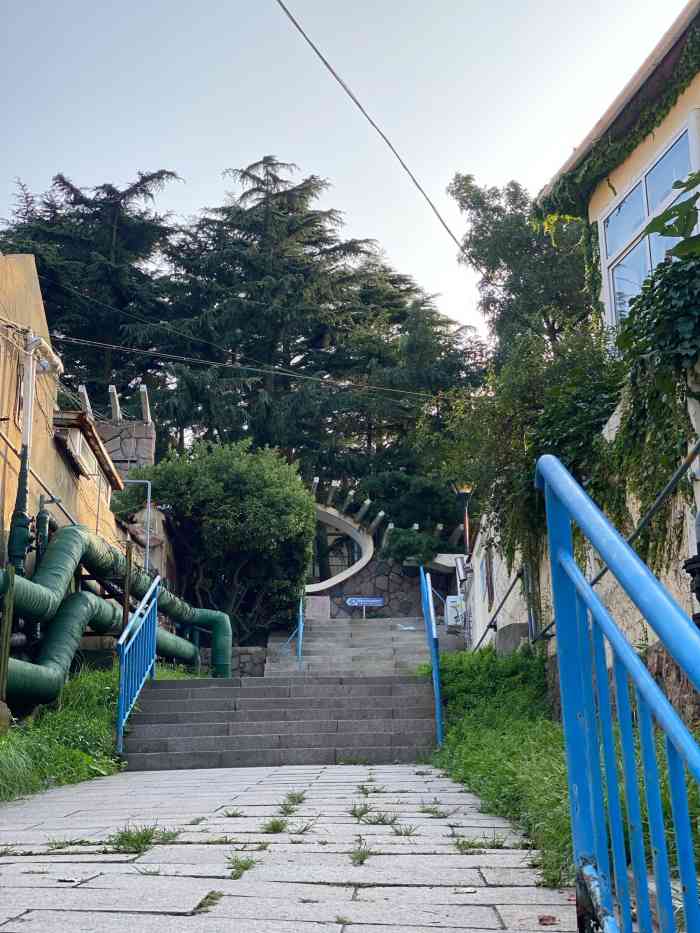 观海山公园-"一定要到白色台子上看周围景色,才是最好看.