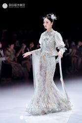 -Renee芮亦婚纱