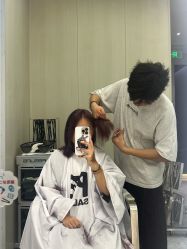 -PE SALON