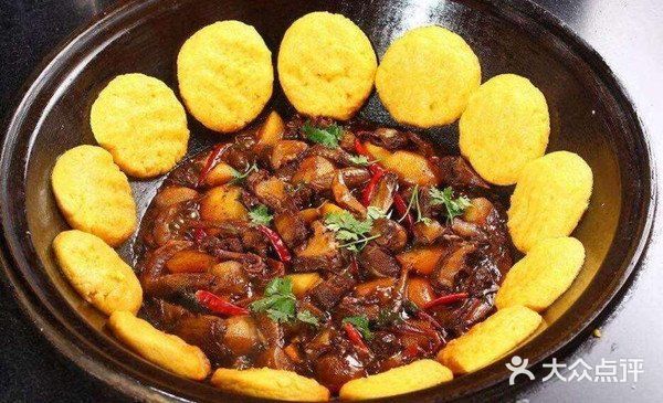 大铁锅炖菜，小时候的味道 