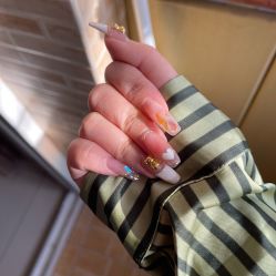 -七彩虹美甲美睫 半永久