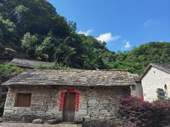 -高荡千年布依古寨旅游景区