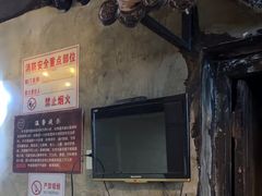 -荒岛实景沉浸密室(江汉路1店)