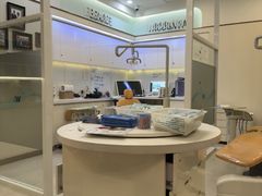 -维乐口腔(美维云门诊陆家嘴店)