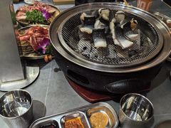 -围炉肉舍•炭烤活鳗•丹东海鲜烤肉(步行街店)