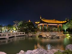 -上海滴水湖皇冠假日酒店