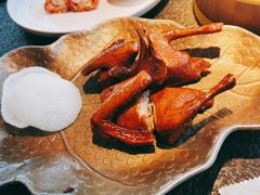 蝴蝶里招牌乳鸽-蝴蝶里·粤菜·点心(滨江龙湖店)