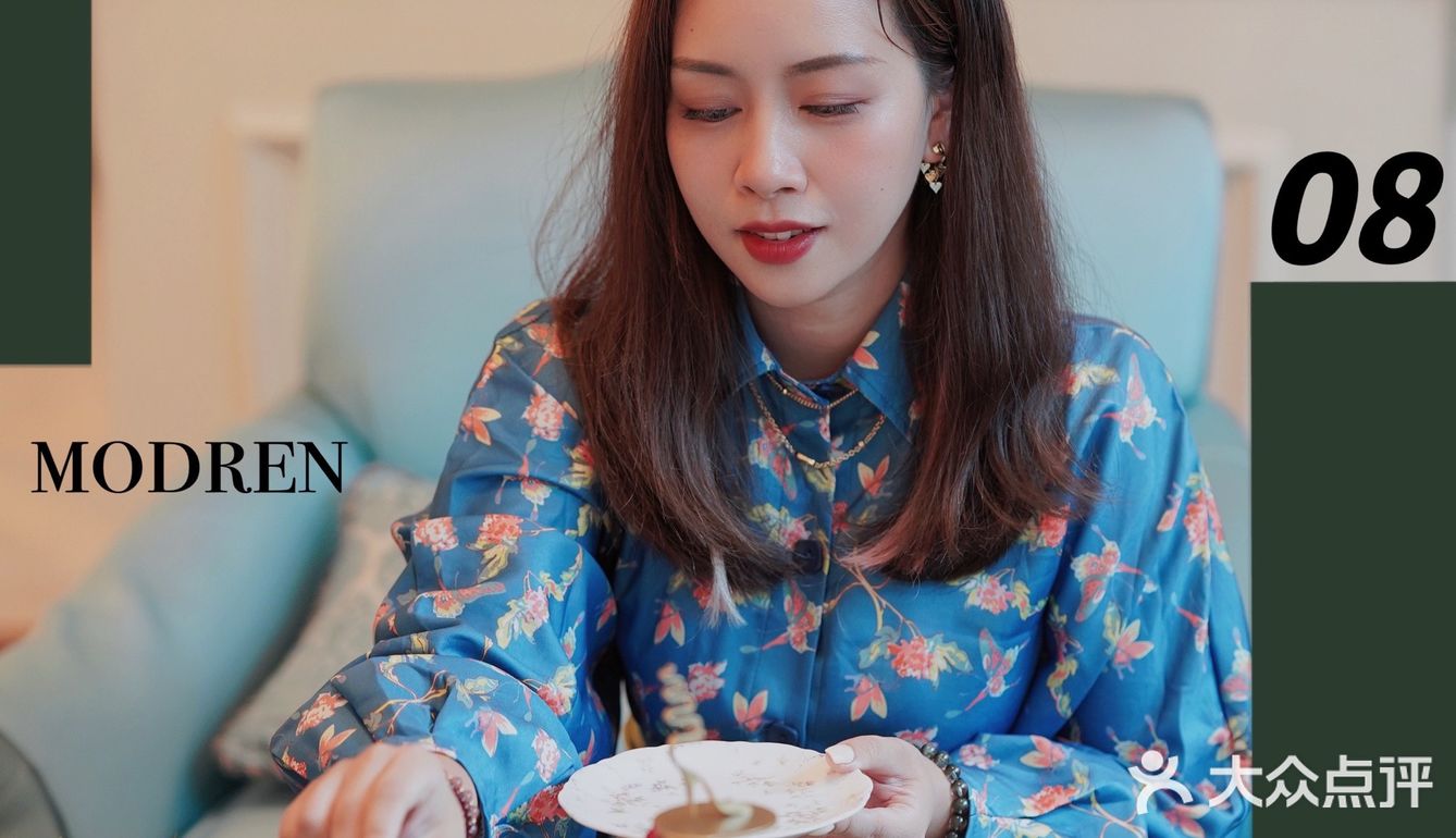 丽思卡尔顿 X René Caovilla联名下午茶，美炸