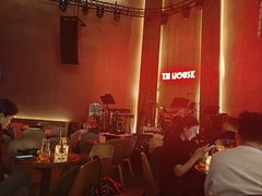 -TZ House音乐现场(来福士中心店)