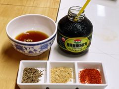 餐具摆设-大槐树烤肉馆