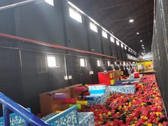 -嘿哟动霸CHUA·新潮玩运动娱乐中心·蹦床滑冰团建乐园