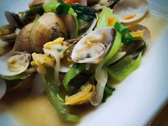 -J Daeng Seafood