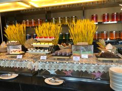 蓝莓慕斯-唐拉雅秀酒店-西锦汇空中BBQ·思创餐厅
