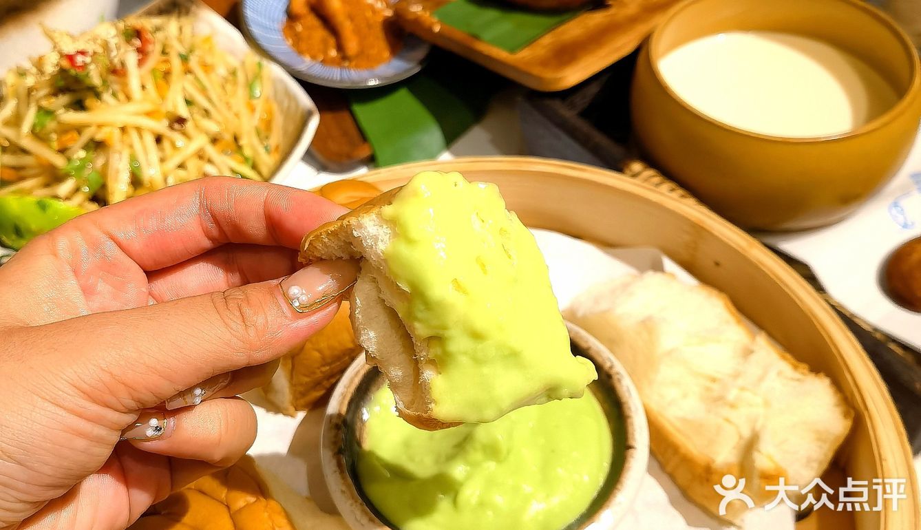 藏在昆明老街的老挝菜 酸汤牛脚太下饭啦