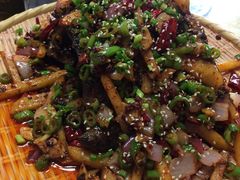 -石磨豆花家常菜·牦牛排土火锅