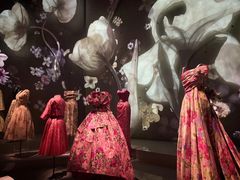 -龙美术馆西岸馆-停车场