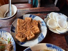 -Cuc Gach Quan Restaurant
