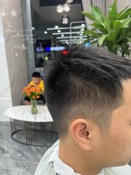 点击看大图 -七分屋LA·烫发·染发·剪发