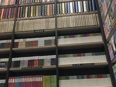 -钟书阁(群光广场店)