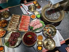 -草家酱蟹炭火烤肉店(珲春南路二店)