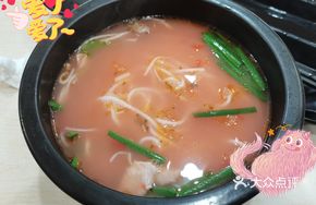 Tomato-flavored Crossing-the-Bridge Rice Noodles