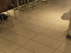 -麦当劳(汉口火车站候车室店)