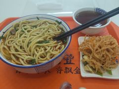 -陆元丰·兰州纯汤牛肉面(自强西路店)