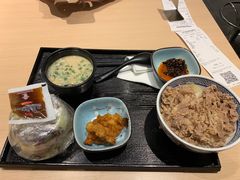 招牌和味牛肉饭-吉野家(上海美罗城店)