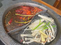 -重庆故事姊妹老火锅(财经学院店)