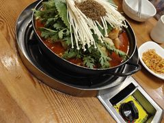 土豆排骨火锅（辣）-喇喇排骨火锅·传统韩式脊骨汤(望京西园总店)