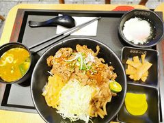 招牌炙烧肥牛丼-町门烤肉拌饭专门店(新天地店)