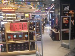 -中免(澳门机场免税店)