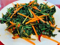 凉拌蒲公英-北京龙庆四季香农家饭庄·灶台鱼·碳烤虹鳟鱼(龙庆峡店)