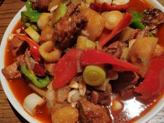 大盘鸡&nbsp;中份-阿里家·新疆烤肉酒場 by MIG