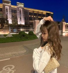 -丁和李朴美发沙龙