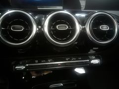 -上海星瀚奔驰4S店(红柳路店)