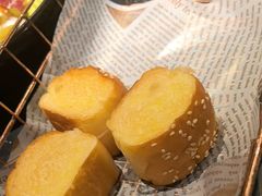 软香黄油面包佐芝士焗菌菇酱-西堤厚牛排(国瑞店)