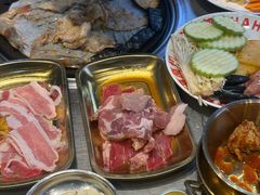 -哈哈碳都·牛肋条无限自助烤肉(台江万达店)