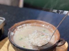 -何妹湿辣牛肉·粤式烧烤砂煲(桂雅路店)