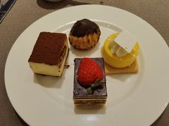 -锦厨自助餐厅·海鲜·牛扒(海口索菲特大酒店)