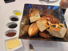 -龙虾酒吧扒房(宁波香格里拉店)