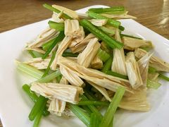 -巴依兄弟西域美食(机场店)