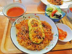 -POKEE VIA&Brunch·维娅(重庆来福士店)