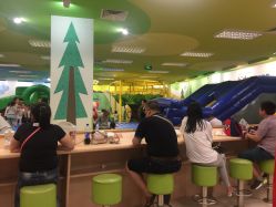 -莫莉幻想儿童乐园(武汉金银潭永旺店)